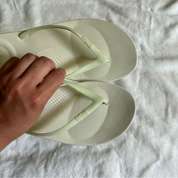 FitFlop Women's Iqushion Ergonomic Flip-Flops Size 7 - Picture 9 of 11